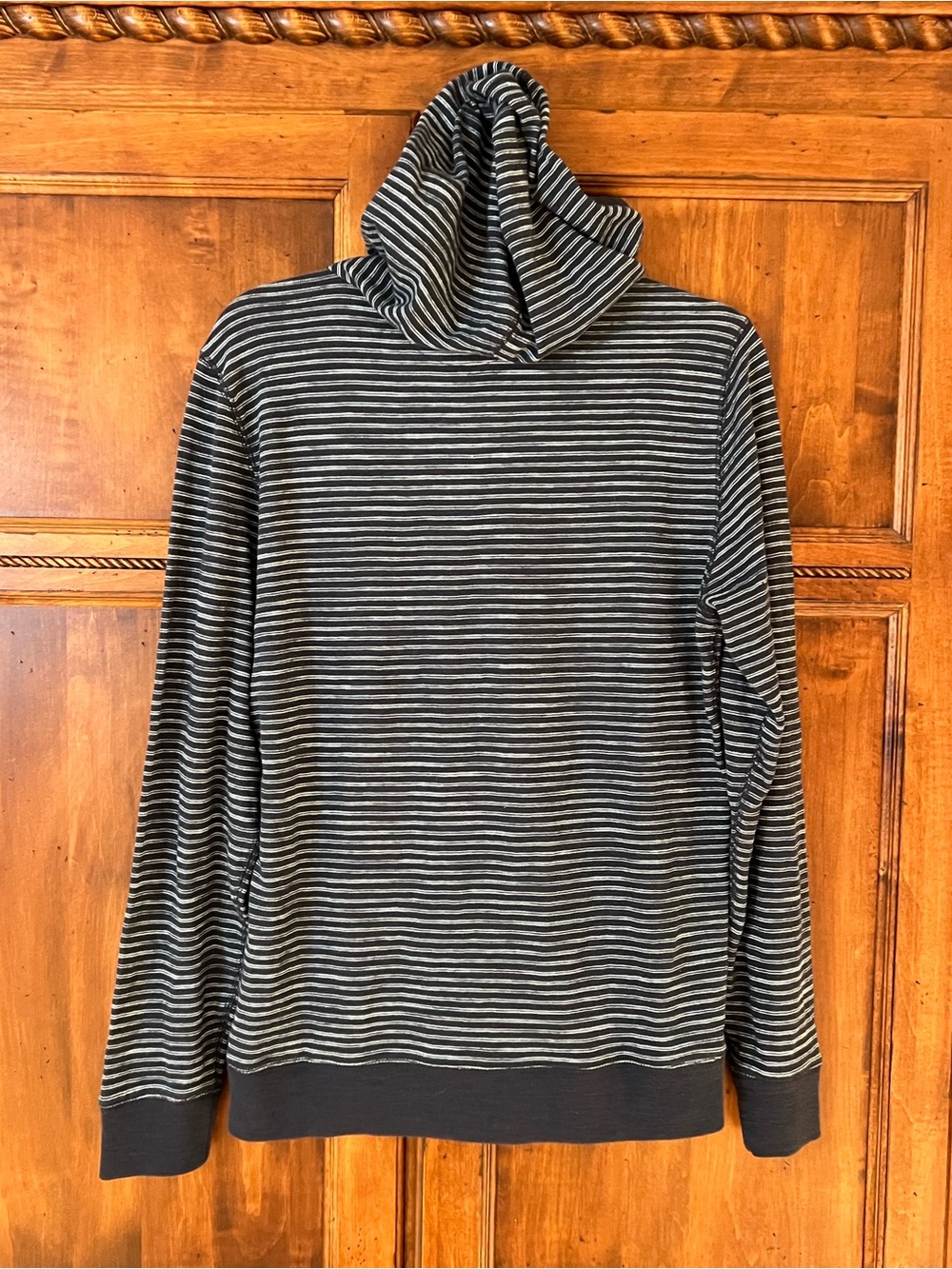 Faherty Men's Sunwashed Slub Hoodie | Navy Stream Stripe | Size S | NWOT - Picture 3 of 10